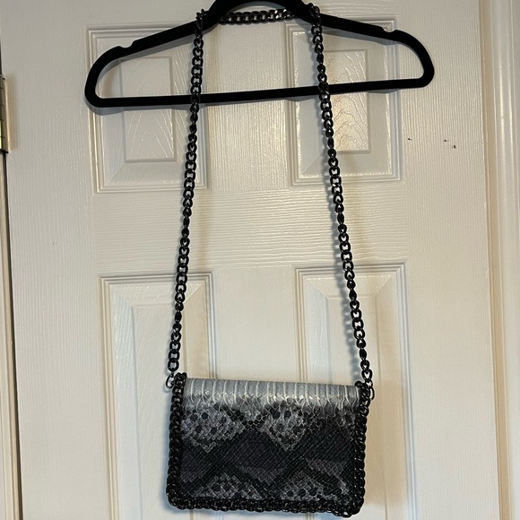 Snakeskin Purse with Chain Strap - Picture 4 of 4